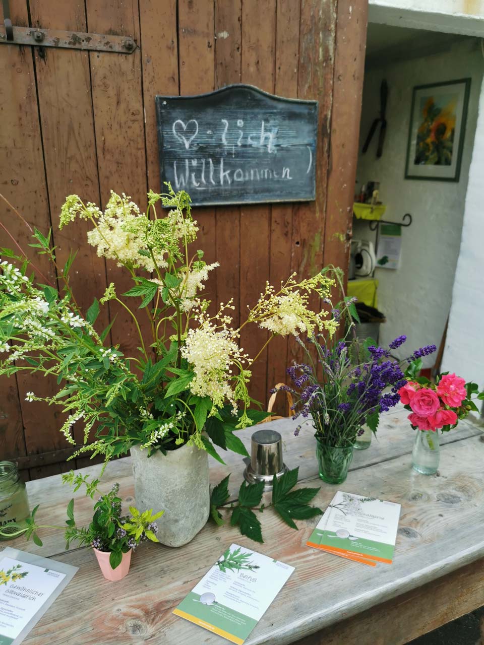 Rosenblüten-Himbeertorte