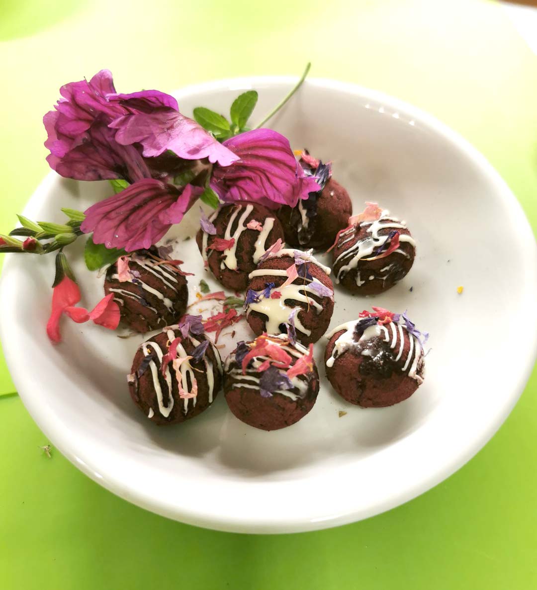 Pralinen mit Blüten